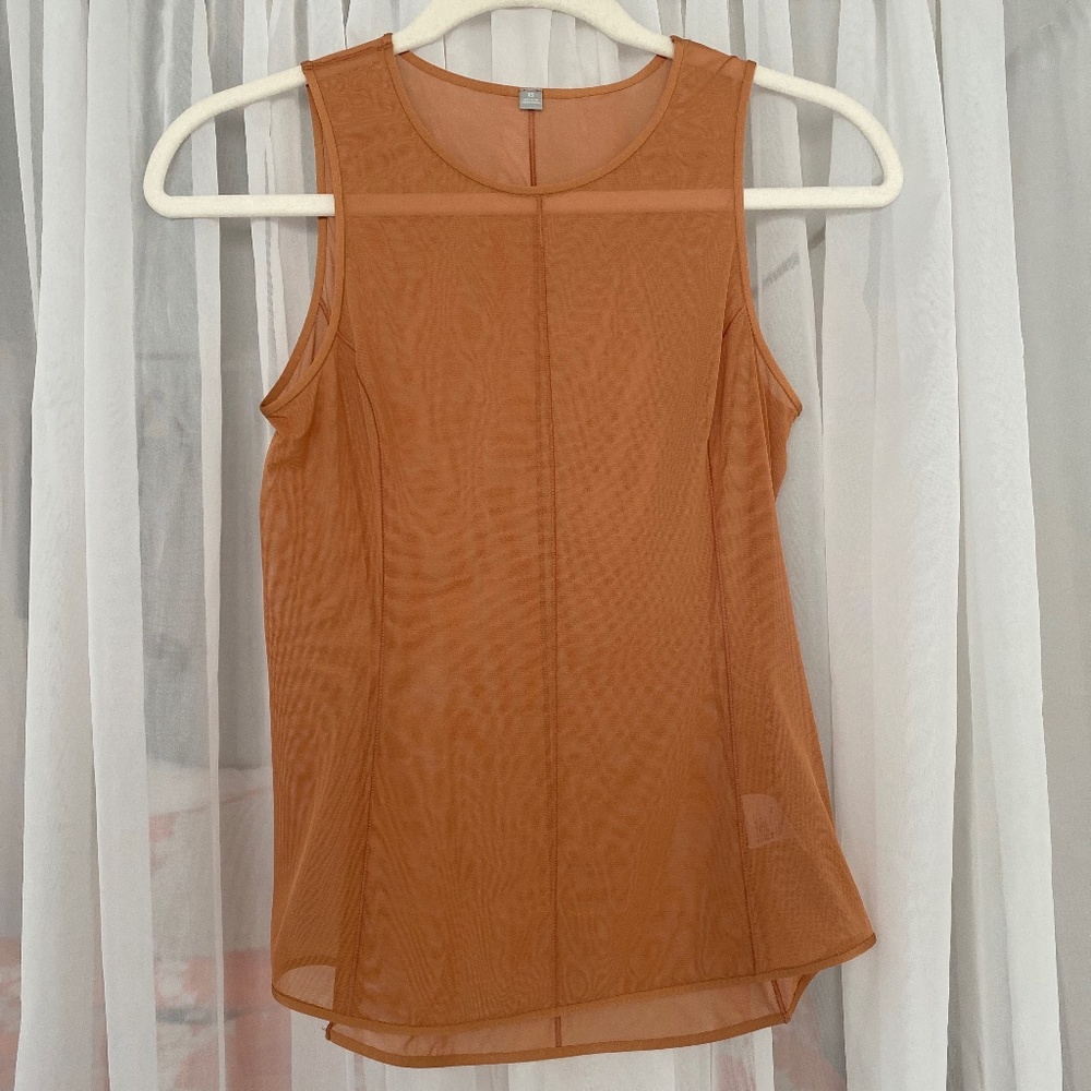 Mame Kurogouchi Uniqlo collab mesh brown sleeveless shirt